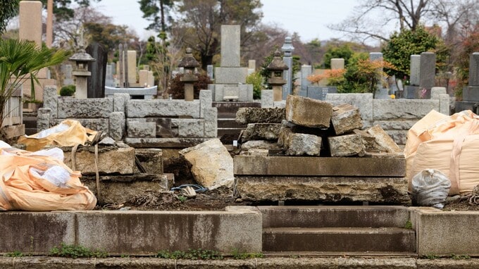 墓じまい「年間16万件」の衝撃…寺院経営にも深刻な影響、日本の墓「2,600万基」のゆくえ