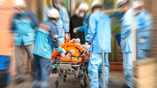 老親の緊急入院…入院中に付き添いやお世話を求められたら?