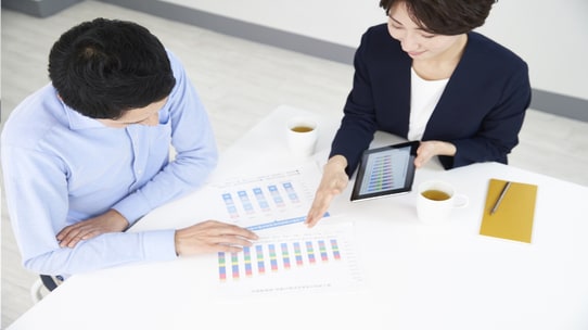 保険料に月8万円払い続ける40代サラリーマン夫婦、衝撃…加入件数4,000万件超えの「医療保険」に実は“入らなくていい”納得のワケ【保険のプロが解説】