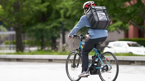 「頑張っても給料は上がらない」手取り20万円・35歳会社員、“配達と転売”の副業生活に見出した小さな希望