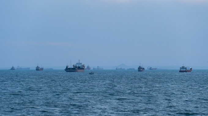 ホルムズ危機で露呈した「日本船が日本にない現実」ーー外航船の外国籍化を招いた税制と人件費の構造問題【国際税務の専門家が解説】