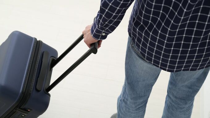 手取り24万円・35歳会社員が飛び込んだ〈シェアハウス〉。家賃6.6万円・家具家電付きで“お得に自立”のはずが、1ヵ月半で実家に出戻りのワケ
