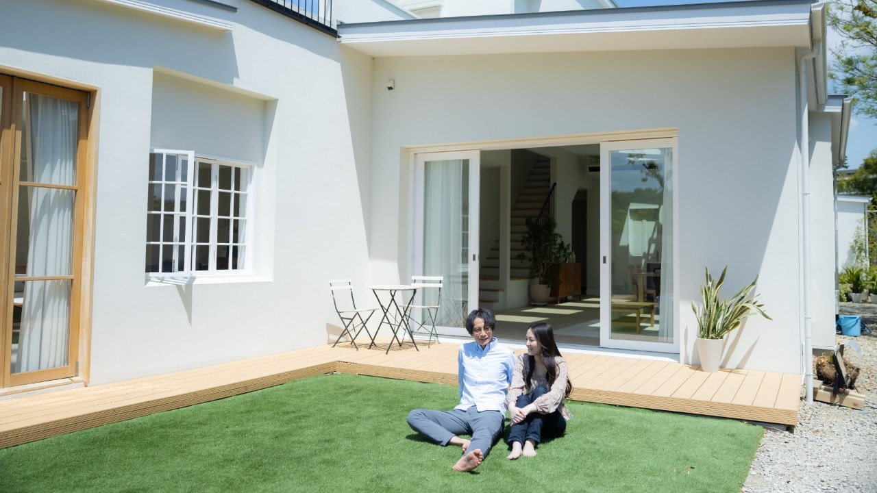 マイホームの庭はあきらめるしか…一転、特殊な構造で初期費用がかさんでも「コの字型の家」にしてよかった理由