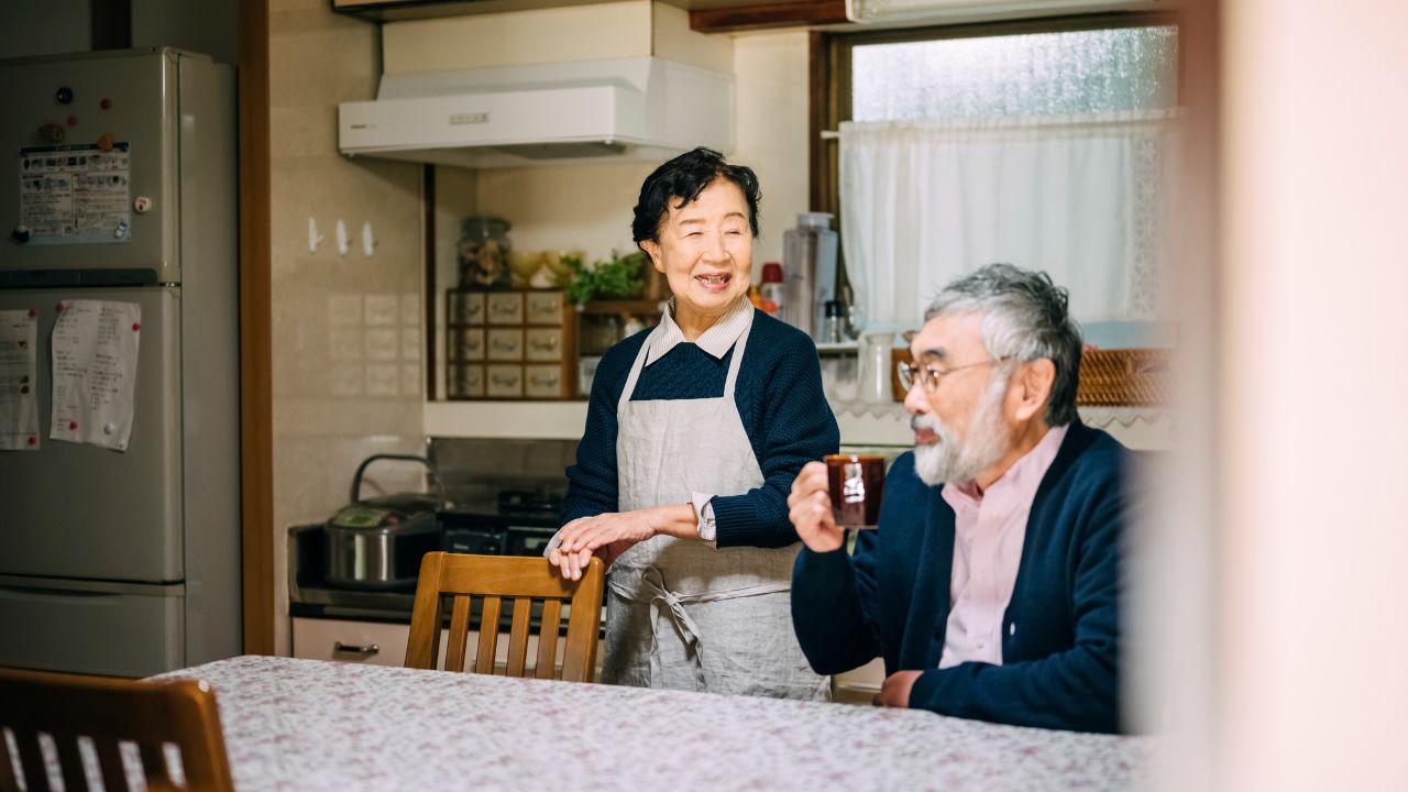 父さん、いまさら困るよ…実家を相続するつもりで「賃貸派」だった年収800万円の48歳サラリーマンの末路。しっかり者の姉・二人の妹からの袋叩きに遭い、貼られた「世間知らず」のレッテル【FPが解説】