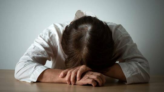 【老人ホーム選びの失敗】70代女性が見学会を経て老人ホーム入居…わずか3ヵ月で退所した理由