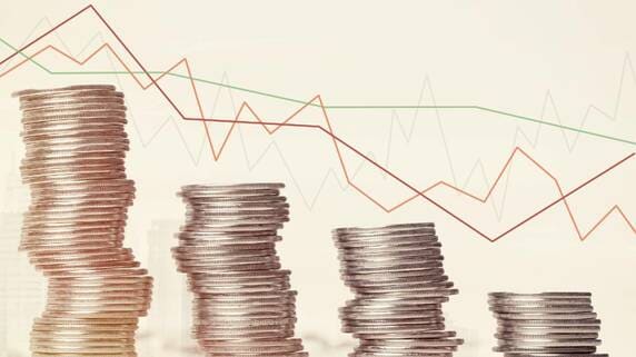 株価急騰…笑顔の高齢初心者が立つ、株式相場の「崖っぷち」