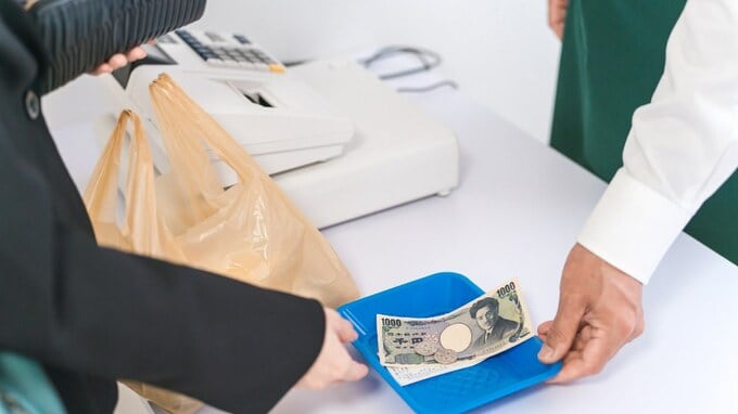 「年金だけでは暮らせない」…「月3.8万円の赤字」に陥る「老後破綻」予備軍の実情