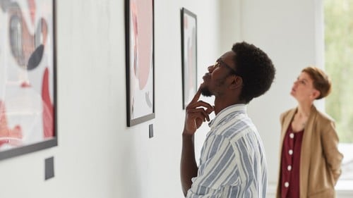 世界のイノベーターたちは、ビジネスの世界で成功を収めたアーティストでもある。（※写真はイメージです／PIXTA）