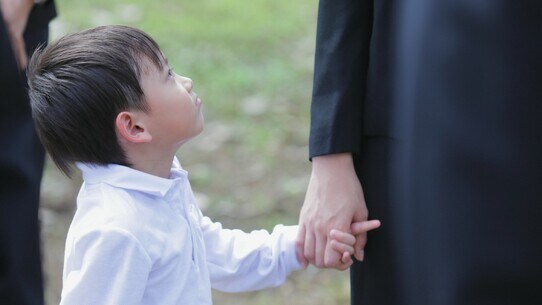 大黒柱の夫、逝去…残された妻子の生活には一体いくら必要か?
