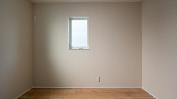 ミニマリストやめました…「5年で貯蓄1,500万円増」を実現した42歳会社員、モノも人間関係も“持たない生活”に見切りをつけたワケ