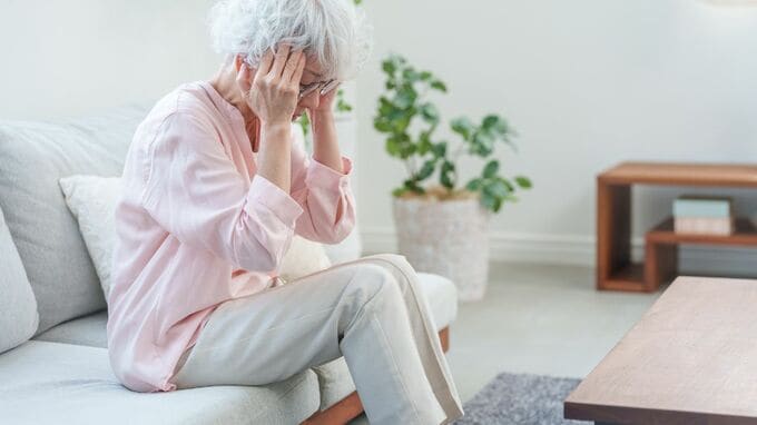 「息子が稼いでいるから大丈夫」〈年金月8万円〉でも余裕の65歳母だが…年収2,000万円・独身ひとり息子の一言に凍りつく