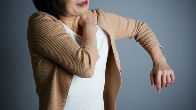 肩が凝ったら叩いてもいい？ 「肩の痛み」に関するQ&amp;A②