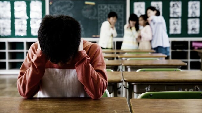 小学5年のわが子、同級生からのたび重なるいじめで「急性ストレス反応」の診断が…弁護士が提案する「解決策」の例