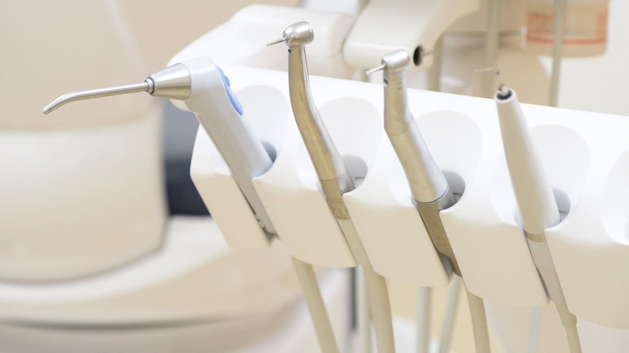 日本の「歯の神経をとる治療」が再治療、再々治療に陥りがちなワケ【歯科医が解説】