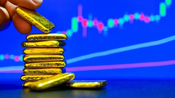 【8月の金市場】金価格は4,500～5,000ドルへ再上昇するのか――中央銀行の金買いと米財政リスクが支える「金再評価」の行方