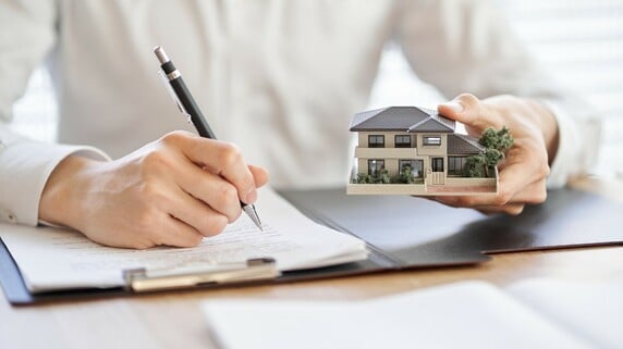 不動産の登記費用はどのくらい？相場や計算方法、費用を抑えるポイントを解説