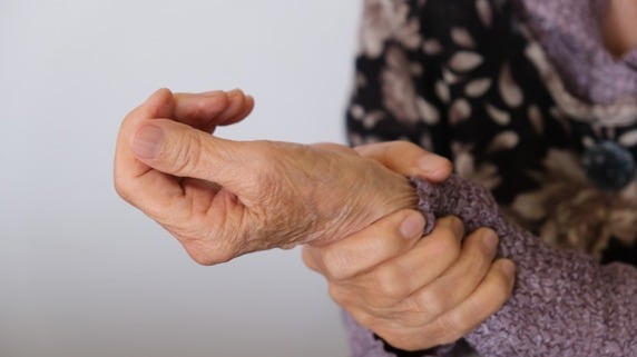 「母の再婚相手に全財産を奪われた」40代娘が語る〈相続詐欺〉の一部始終