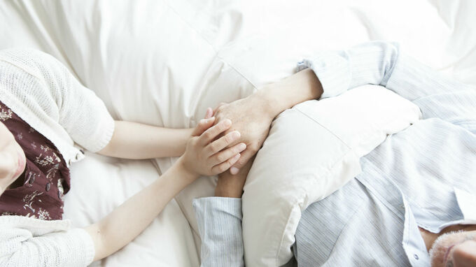 DV父が余命僅か…「生きているうちに娘に全財産を渡したい」