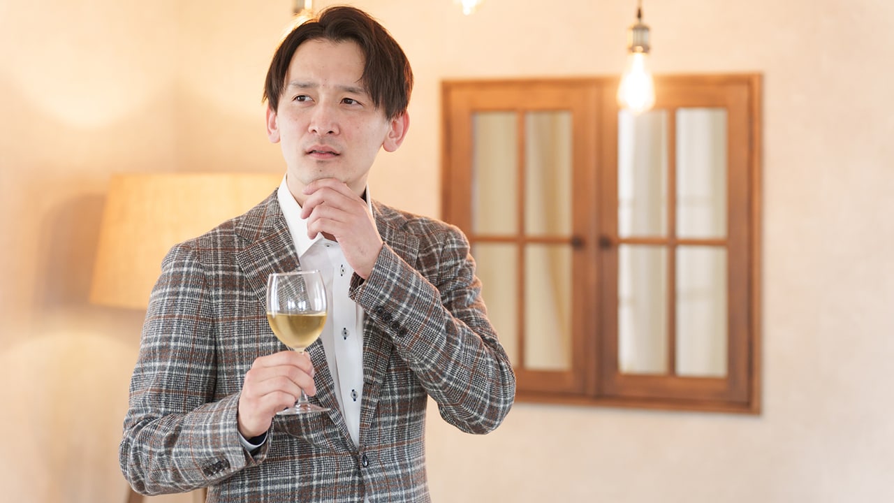 またついてきた…女子会に毎回参加する〈友人の夫〉。割り勘の会計「4,800円→6,300円」で不満爆発…44歳女性が知った、友人夫婦の事情