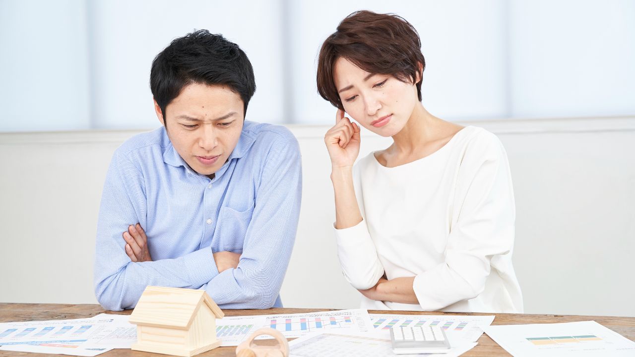 住宅ローン利用者が抱える不安ランキング…トップは「将来の返済能力」で50％！後悔は「他金融機関を検討すればよかった」が最多 | スマートニュース