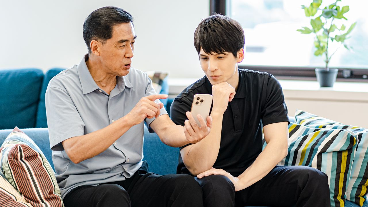 カモになりたくなかった…退職金1,500万円で投資デビューした60歳定年父の悲劇。“投資のプロ”を信じた父が「元本割れ」、ほったらかしの社会人3年目息子が「＋10％」、差が出た残酷な理由