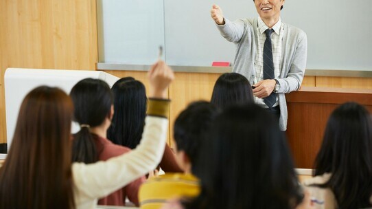 「中世フランス文学の大家が、初級フランス語の授業を…」日本の大学教育、効率化はなぜ必要か?