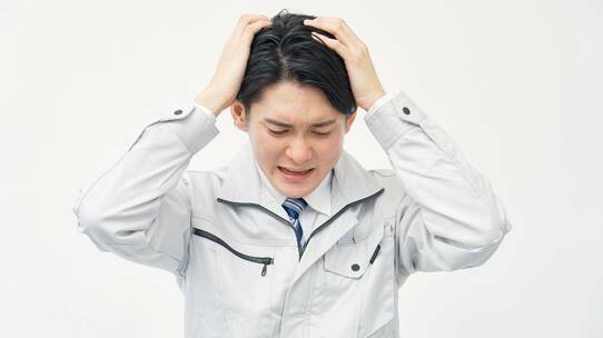 行動すべてを監視…「高賃金に釣られた」労働者たちを待ち受けていた厳しい生活