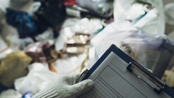 所有アパートで入居者が「孤独死」…オーナーはどう対処する?