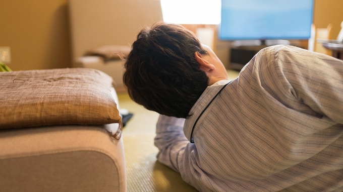 「50歳無職の息子」に小遣いを渡す、年金月36万円の「80代元教員夫婦」…日本で増える〈8050問題〉の実態【CFPの助言】