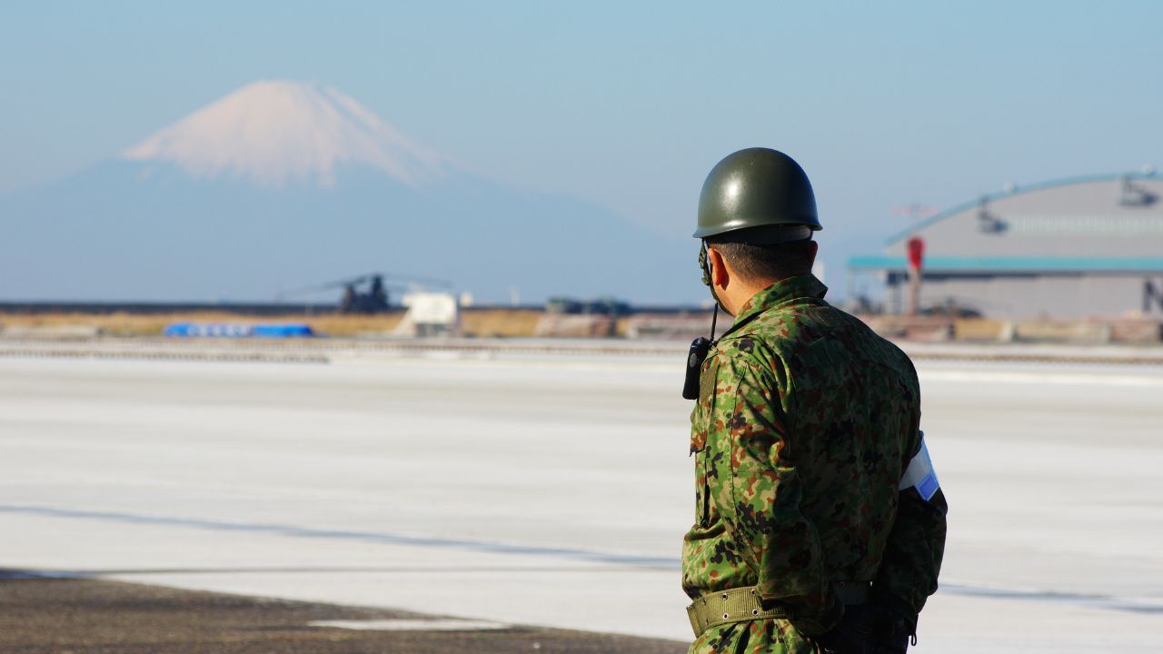 「もらいすぎ」は誤解か？ 命を懸ける「自衛官」のリアルな年収と、50代で直面する「年収300万円台」の現実