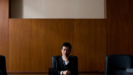 経営者の悩み、疑問はつきない（※画像はイメージです／PIXTA）