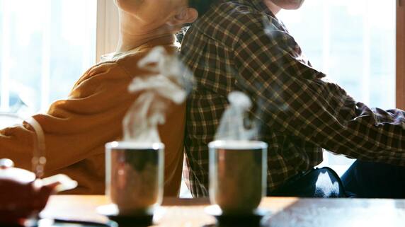 「一生、許せないから」娘に絶縁された〈年金280万円・60代夫婦〉市営団地で悔やみ続ける“秋の夜の出来事”