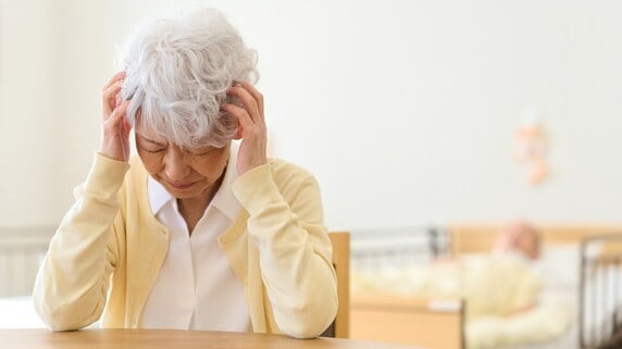 老後は夫婦で旅行三昧のはずだった…〈年金月33万円・貯蓄5,000万円〉65歳夫婦、“孫中心の生活”に疲れ果てたワケ