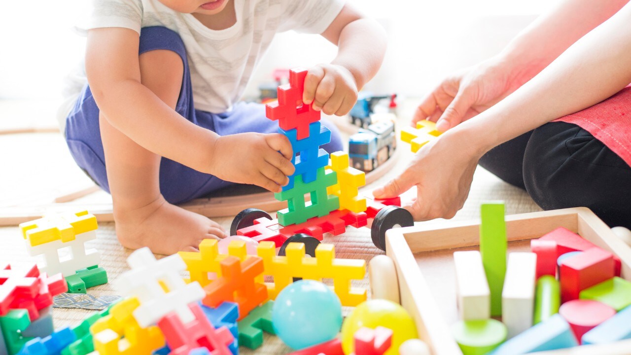 「褒めて育てる」だけだと、失敗に弱い子どもに…何が必要か?