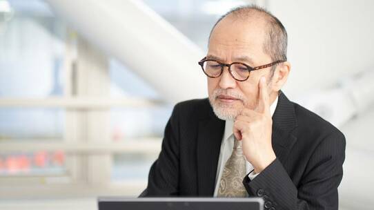 【中小企業の事業承継】信託を活用した「自社株承継」の方法