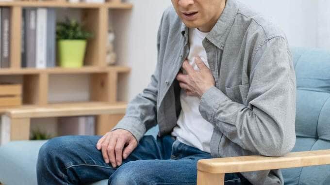 「資産は1億円。でも、助けを呼べる相手はいなかった…」〈44歳会社員〉深夜の激痛で初めて知った“お金では買えないもの”
