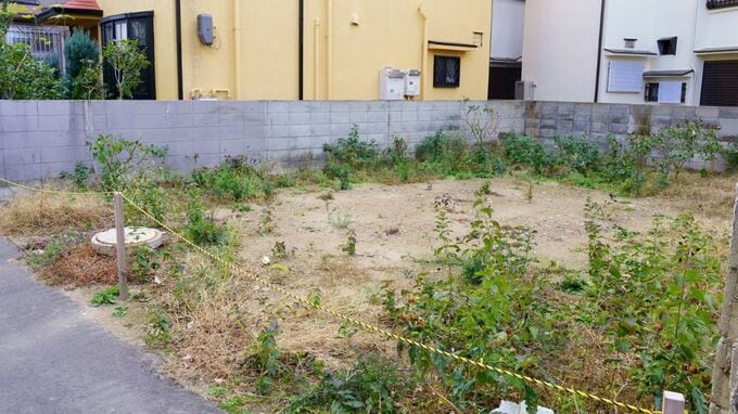 固定資産税の差は「10年で350万円」に…駐車場とアパートで比較する〈空き地活用〉の節税効果【税理士が解説】