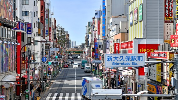 コリアンタウン「新大久保」日本有数の多国籍街、住み心地は？