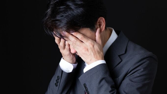 話が違うじゃないか…〈退職金3,000万円〉で早期退職した年収900万円・50歳元課長。ハローワークで判明した「まさかの事実」【社労士が「失業保険」の注意点を解説】