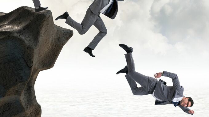 ちょっと実績を出しただけで「自信満々」からの大失敗で「地獄の谷」に落ちた新米部下…上司がとるべき「正しい対処法」とは【マネジメントのプロが解説】