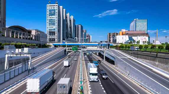 「日本の高速道路」が危ない…日本経済のために「交通体系を再構築」すべきワケ