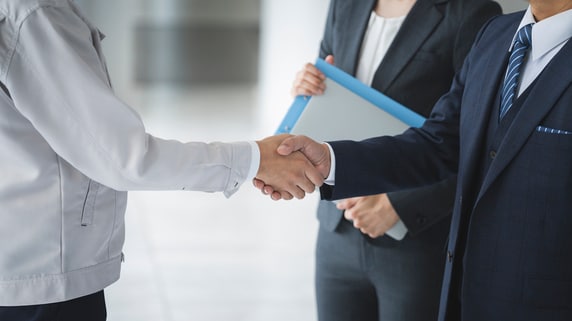 いち早く「社長のフルリモート化」を実践してきた兵庫県・老舗企業社長が語る、古き良き「三現主義」の重要性