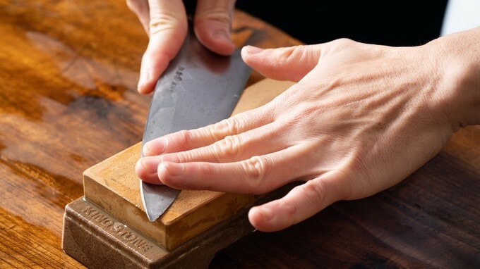 ニッチなスキル・知識にニーズ？…71歳シニアの「包丁研ぎ」教室が人気に