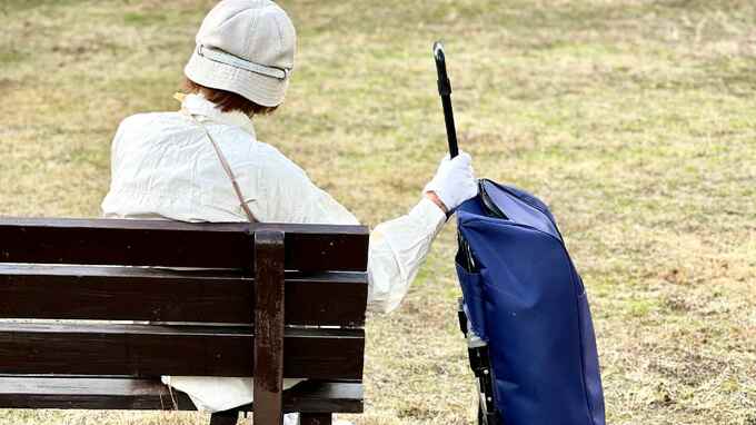 「お金の心配はしてないよ」〈年金月6万円・78歳母〉の通帳を見た53歳息子、予想外の収入に仰天