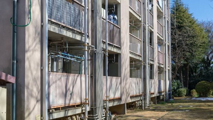 ここ、私たちの家だったのに…長年過ごした分譲団地を追われた78歳女性、引っ越し先は駅徒歩30分の賃貸。99歳母と月7万円で暮らす「残酷な余生」