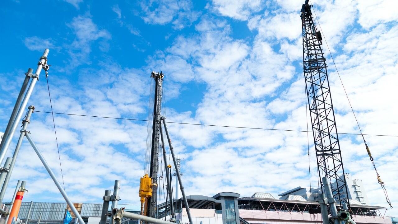 建機出荷額、8月25%増 桶屋銘柄をご紹介