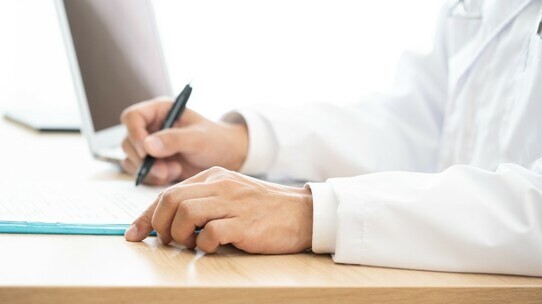 【医学部志望者必見】合格を手繰り寄せる「志望理由書」の書き方と例文