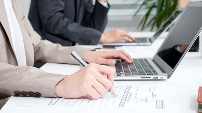 パソコン買い替えの節税――「税額控除」か「特別償却」か？