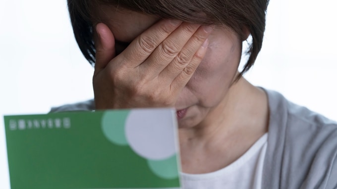 「親のために使ったのに…」被相続人名義の口座から預金引き出し→多額の課税に涙。「みなし贈与」の“境界線”はどこ？【税理士が解説】