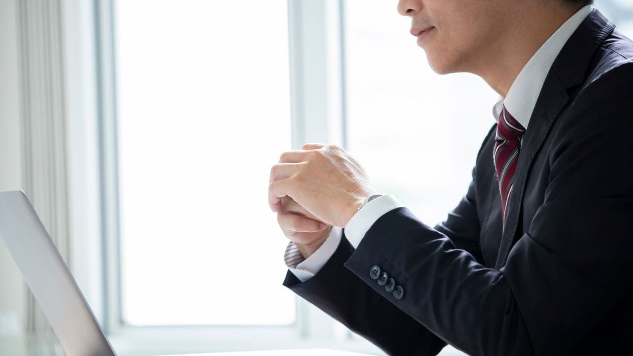 ゆくゆくは高級老人ホームへ…「早期退職」を画策する55歳独身サラリーマン、年金受給まで〈現金4,000万円〉で逃げ切って目論む「余裕の老後」